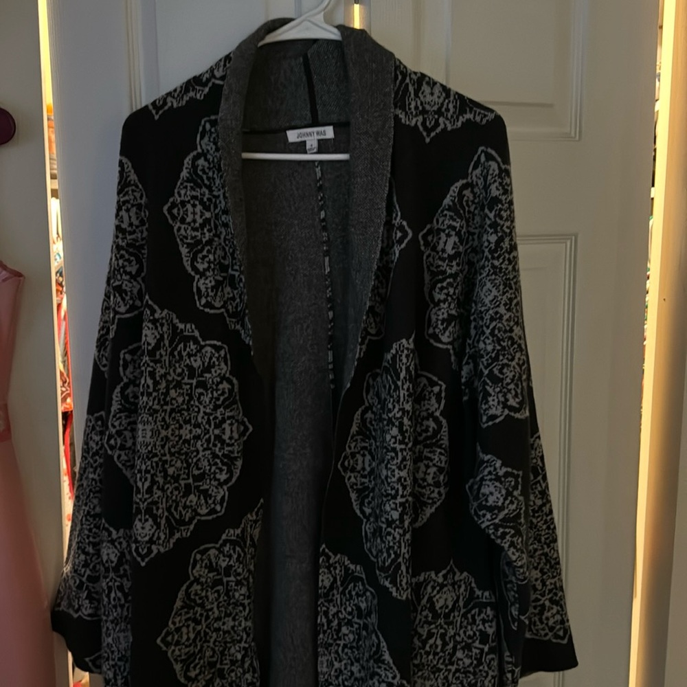 Johnny Was long cardigan Wool and cashmere. Size runs large. worn once.